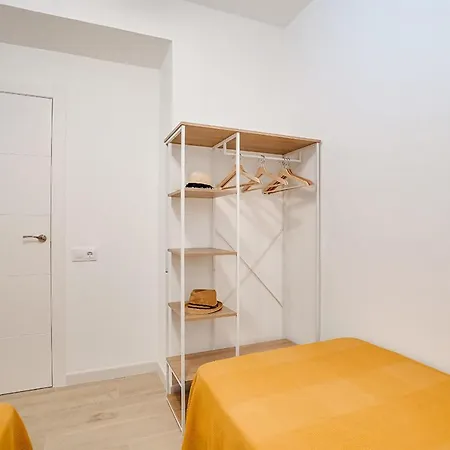 Apartment Condal 2 *