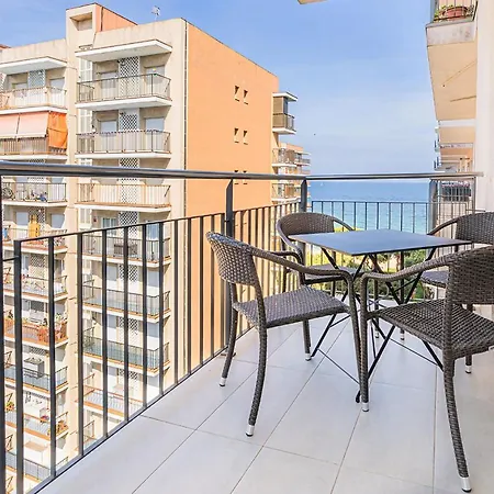 Condal 2 Apartment *